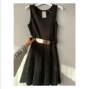 Dress with belt
